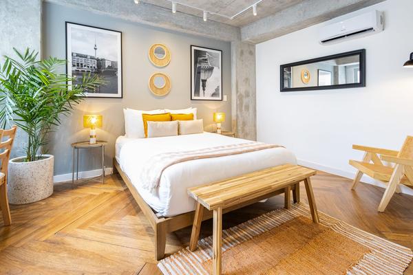 Dazzling 2BR in Plaza Herrera