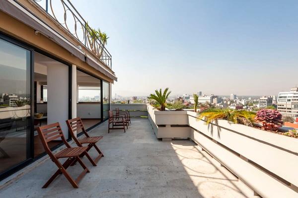 Enriching Triplex in Art Deco Building