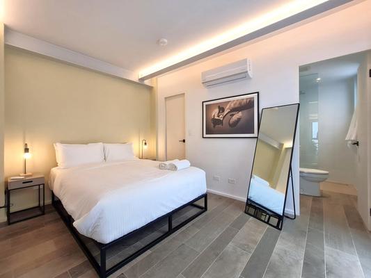 Whimsical 2BR w/ Rooftop Pool Casco Antiguo