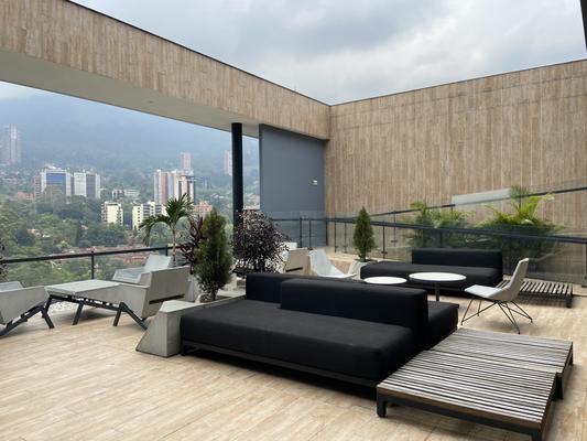 Luxury 1BR w/ Breathtaking Pool in El Poblado