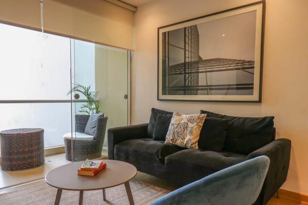 Lovely 3BR with Balcony in Miraflores