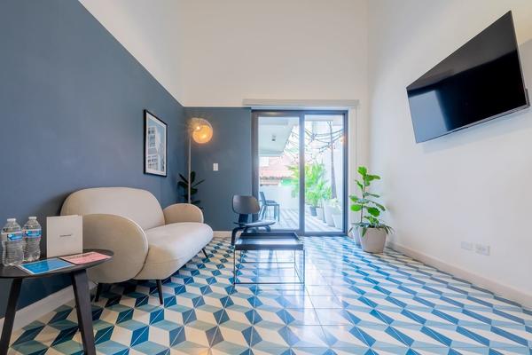 Exquisite 1BR in Santa Ana