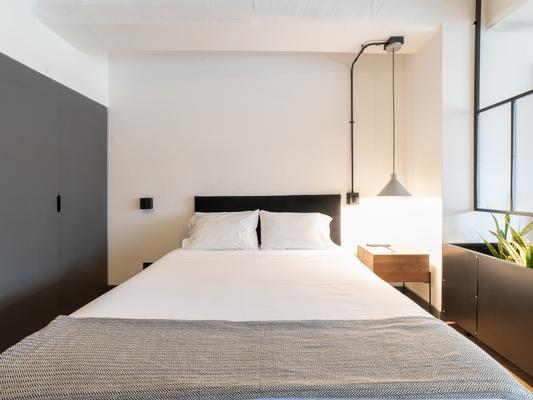 Enchanting  Loft w/ Splendid Balcony in Vibrant Laureles
