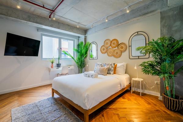 Extraordinary 2BR in Plaza Herrera