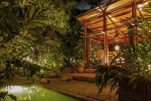 Resplendent House w/ Modern Deco