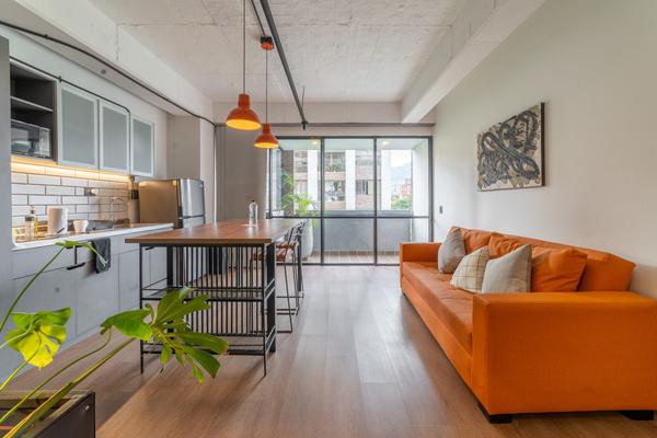 Enchanting  Loft w/ Splendid Balcony in Vibrant Laureles