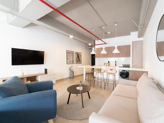 Astounding Loft w/ AC  in Laureles