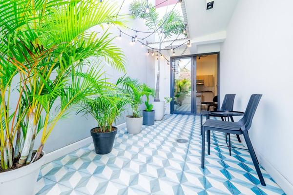 Exquisite 1BR in Santa Ana