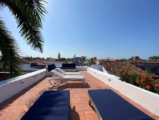 Amazing 4BR Colonial Villa w/ AC in Cartagena